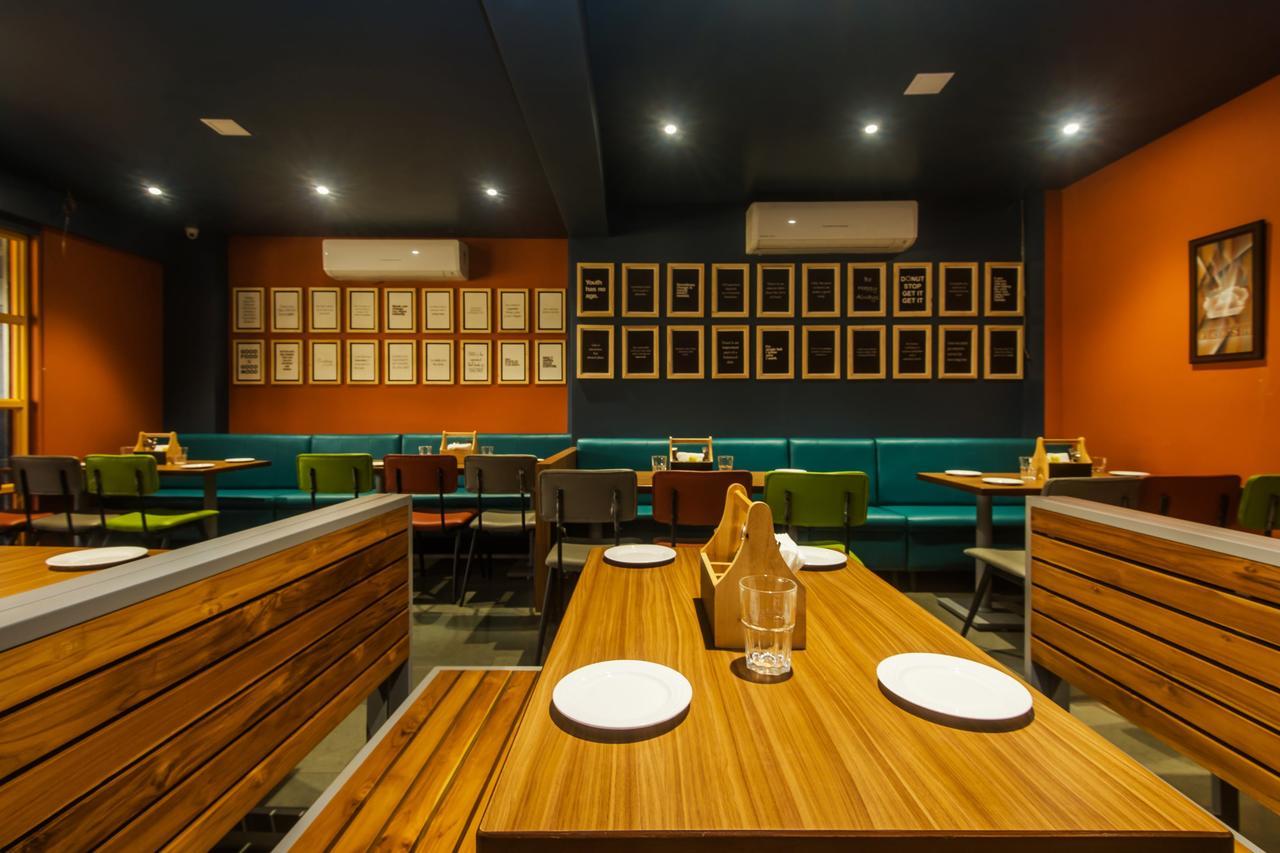 Umele Oyo 13857 Hotel Imperial מראה חיצוני תמונה