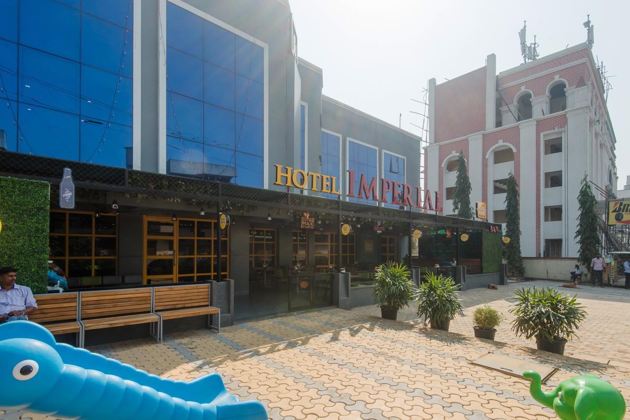 Umele Oyo 13857 Hotel Imperial מראה חיצוני תמונה
