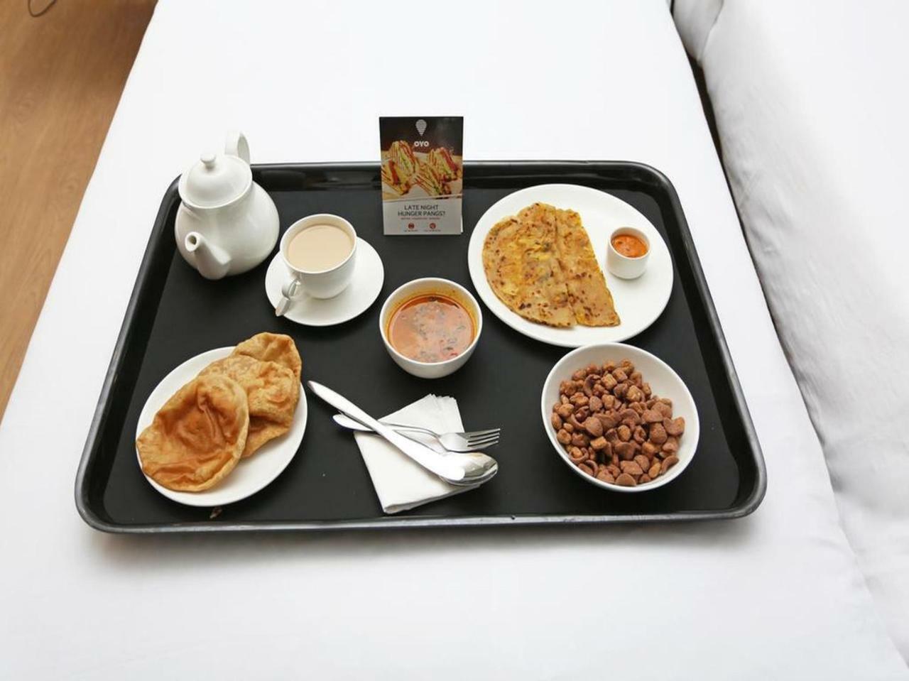 Umele Oyo 13857 Hotel Imperial מראה חיצוני תמונה